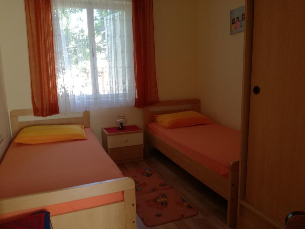 Apartments Dragan Трогір Екстер'єр фото