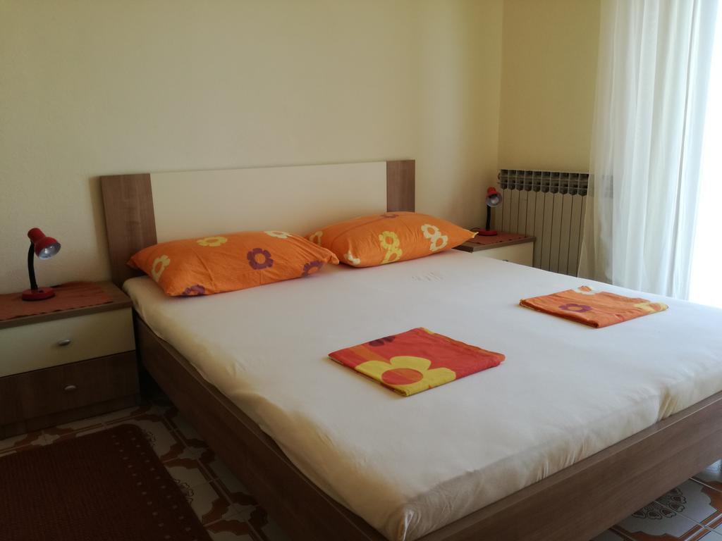 Apartments Dragan Трогір Екстер'єр фото